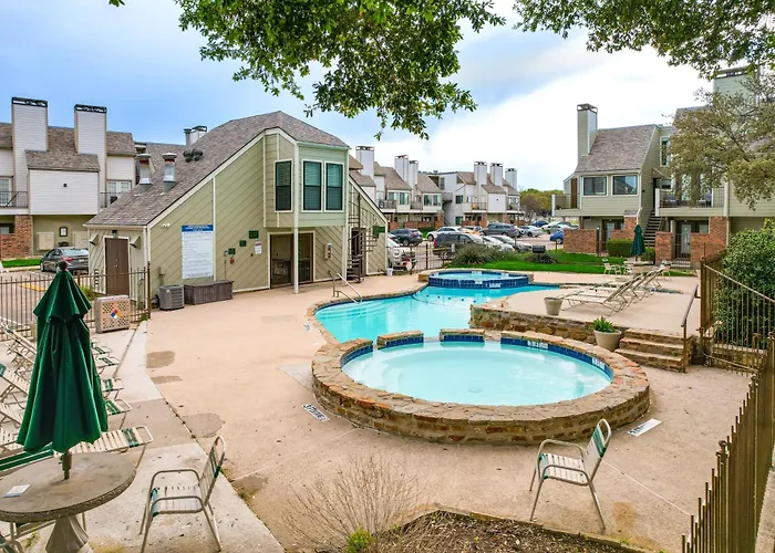 3 Mi To Dtwn Worth! W/ Hot Tub & Pool *