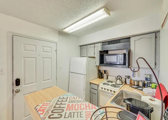 3 Mi To Dtwn Worth! W/ Hot Tub & Pool Fort Worth