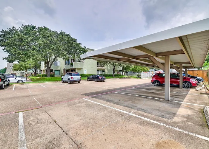 3 Mi To Dtwn Worth! W/ Hot Tub & Pool